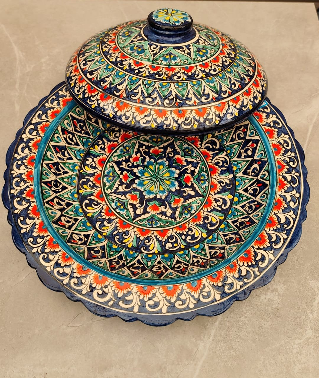 Geltonai mėlynas keramikinis indas su dangčiu (lėganas) 38 cm